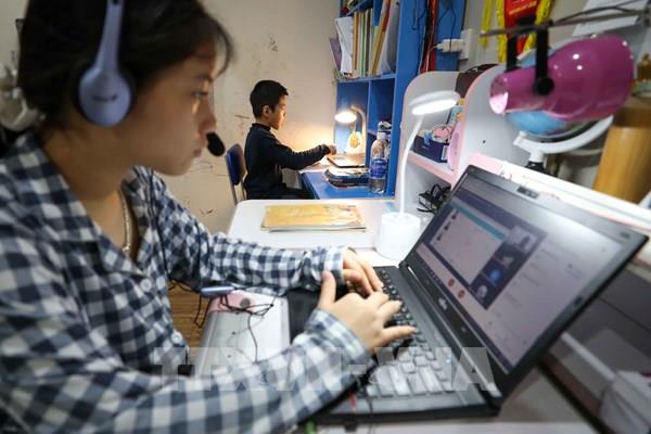 Bộ Tài chính đề xuất gói hỗ trợ mua máy tính, thiết bị học tập cho học trực tuyến