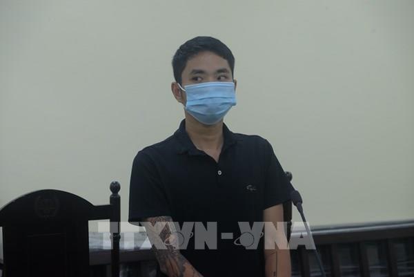 Phạt 12 tháng tù đối tượng chống người thi hành công vụ ở chốt kiểm dịch COVID-19