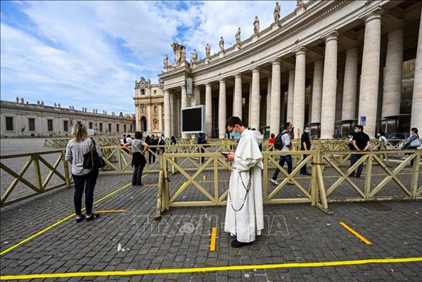 Vatican yêu cầu thẻ xanh COVID-19 từ ngày 1/10