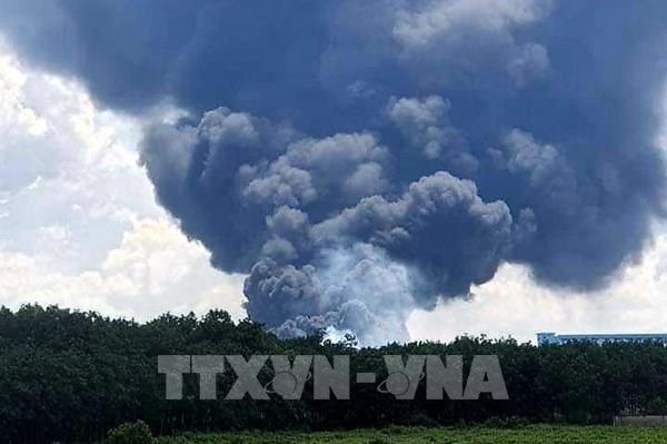 Cháy lớn tại công ty mút xốp trong khu công nghiệp ở Bình Dương