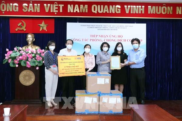 Tiếp nhận ủng hộ 4 triệu bộ test COVID-19 trị giá 373 tỷ đồng