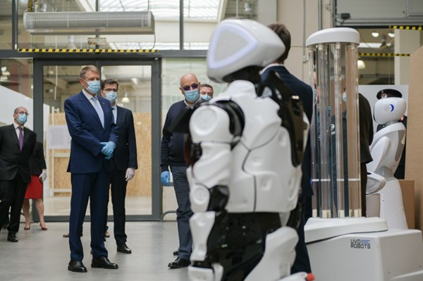 EU cung cấp robot khử trùng cho các bệnh viên châu Âu