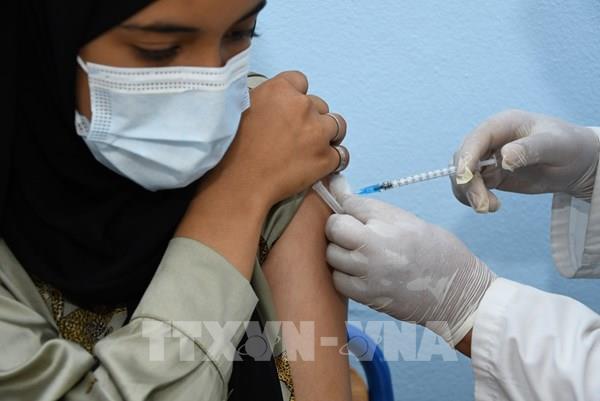 Anh bị phê phán kỳ thị đối với các vaccine ngừa COVID-19 đang được tiêm ở châu Phi