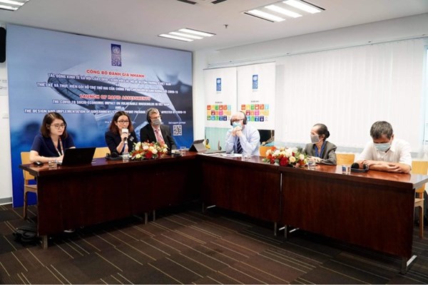UNDP đề xuất chương trình hỗ trợ tiền mặt và mở cửa lại nền kinh tế