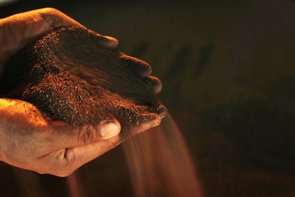 Indonesia cân nhắc kế hoạch hạn chế xuất khẩu nickel đã qua chế biến