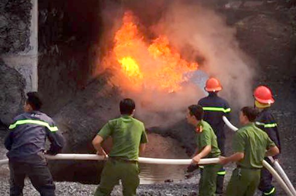 Hà Nội: Cháy nhà ở phố Nguyễn Phong Sắc