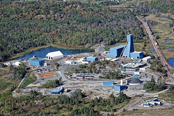 Canada giải cứu 39 thợ mỏ dưới lòng đất