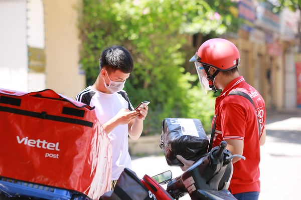 Doanh nghiệp vượt sóng COVID-19 vận chuyển hàng hóa thông suốt