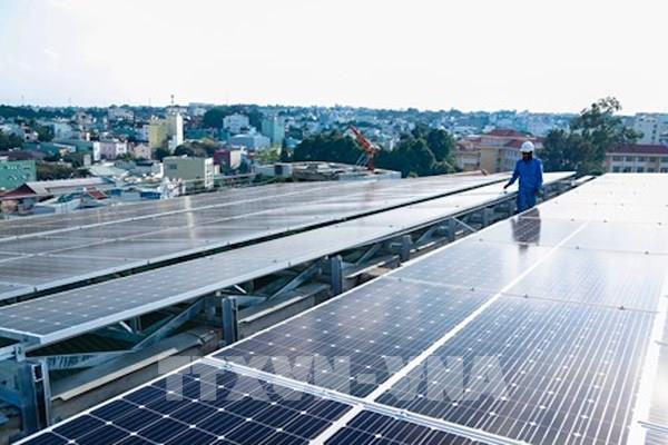 EVN đề xuất giải quyết vướng mắc phát sinh về điện mặt trời mái nhà