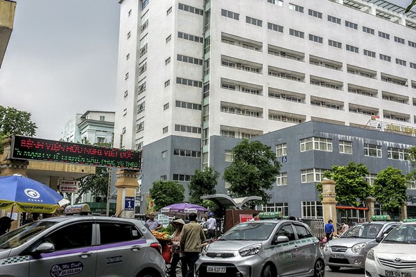 Hà Nội: Tạm phong tỏa tòa D Bệnh viện Hữu nghị Việt Đức