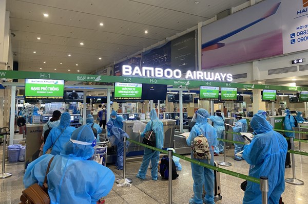 Bamboo Airways phối hợp đưa gần 200 thai phụ người Hà Tĩnh từ TP. HCM về quê
