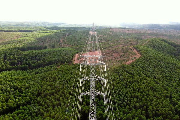 Hoàn thành đóng điện đường dây 220 kV Đông Hà – Lao Bảo