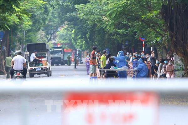 Hà Nội xét nghiệm sàng lọc COVID-19 diện rộng cho cư dân quanh Bệnh viện Việt Đức