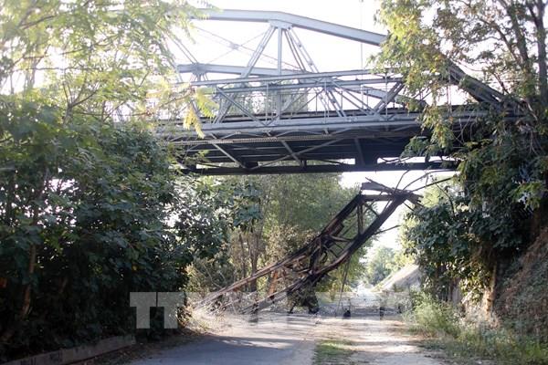 Cháy tại cầu sắt nổi tiếng ở Rome