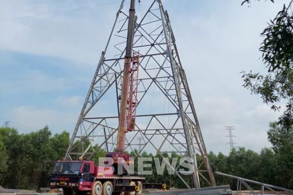 Vẫn nhiều khó khăn khi triển khai dự án truyền tải điện