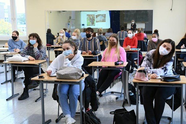 Dịch COVID-19 cho thấy vai trò không thể thay thế của hình thức học trực tiếp