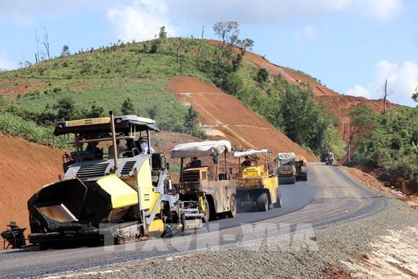 Đẩy nhanh thi công Quốc lộ 24 đoạn qua tỉnh Kon Tum