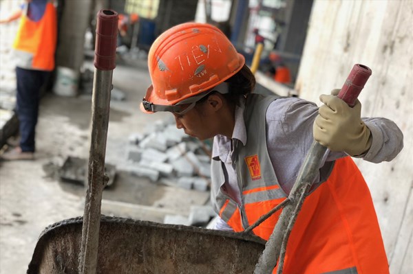 Căn cứ xác định người lao động làm thợ nề được hỗ trợ