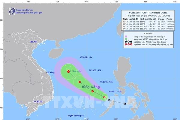 Áp thấp nhiệt đới di chuyển chủ yếu theo hướng Tây Bắc và có khả năng mạnh thêm