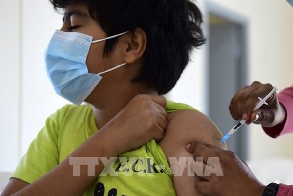 Thách thức của chiến dịch tiêm chủng vaccine phòng COVID-19 cho trẻ em tại Canada