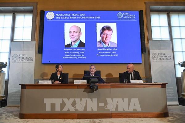 Công bố giải Nobel Hóa học 2021