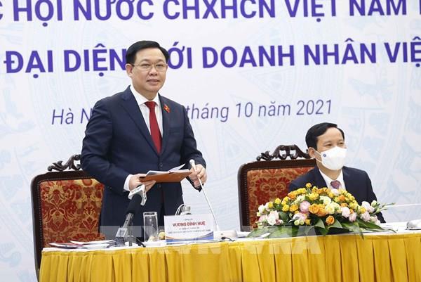 Chủ tịch Quốc hội Vương Đình Huệ gặp gỡ đại diện giới doanh nhân Việt Nam