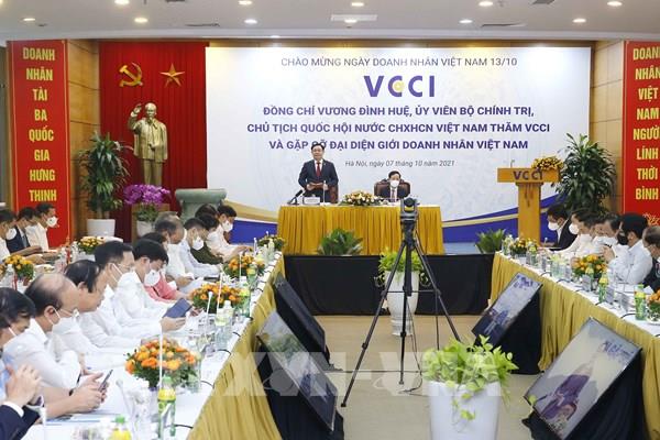 Chủ tịch Quốc hội Vương Đình Huệ: Cần chương trình tổng thể giúp doanh nghiệp khôi phục sản xuất