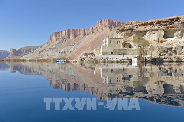 Ngắm vẻ đẹp hồ nước "Grand Canyon" của Afghanistan