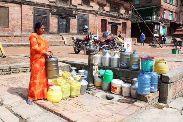 Nepal: Hệ thống hứng nước mưa giúp giảm khan hiếm nước 