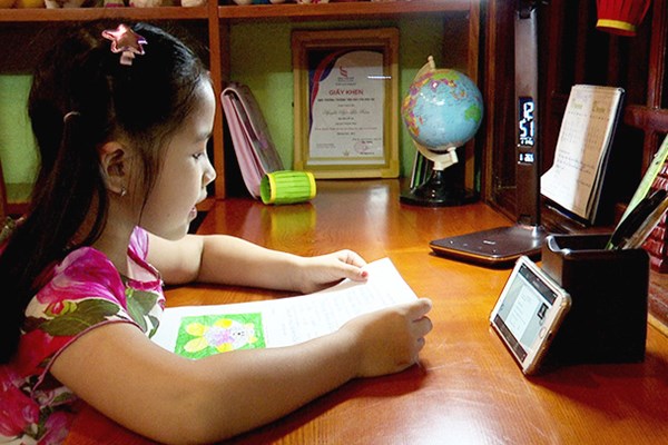 Bình Phước sẽ cấp 10.000 điện thoại thông minh giúp học sinh học trực tuyến