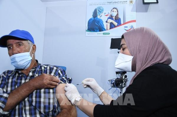 Vaccine ngừa COVID-19 giúp ngăn bệnh trở nặng, kể cả khi nhiễm biến thể Delta