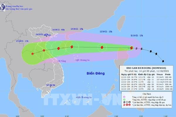 Đêm nay, bão Kompasu sẽ đi vào Biển Đông và mạnh thêm
