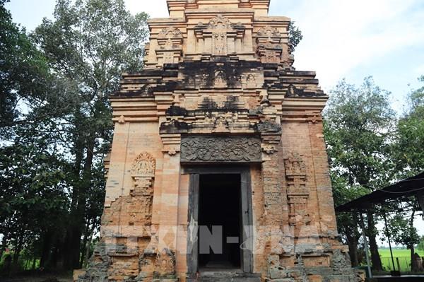 Tháp cổ Bình Thạnh, nơi lưu giữ nền văn hóa Óc-Eo hơn 1.000 năm tuổi