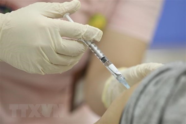 Dự kiến 15/10 có hướng dẫn tiêm vaccine COVID-19 cho trẻ từ 12-17 tuổi