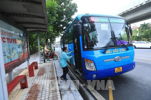 Xe buýt tại Hà Nội bắt đầu hoạt động trở lại