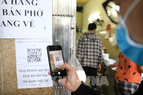 Hà Nội: Thêm quận nội thành dừng hoạt động dịch vụ, học sinh chuyển học trực tuyến