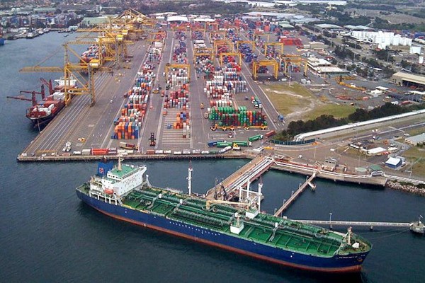 Xuất khẩu của Australia sang Trung Quốc tăng gần 50%