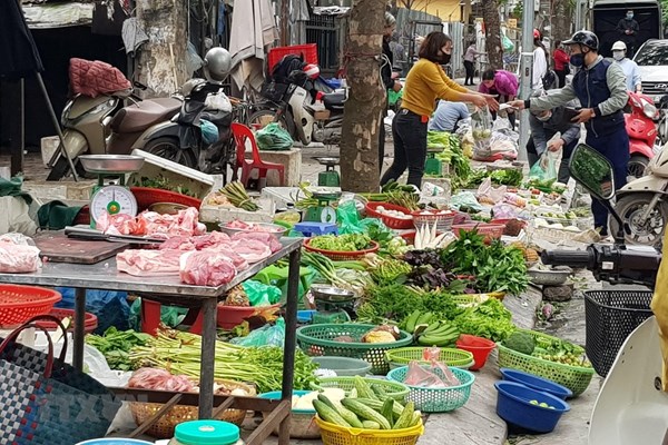 Hà Nội hàng hóa dồi dào khi trở lại bình thường mới
