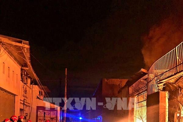 TP Hồ Chí Minh: Phong tỏa hiện trường vụ cháy xưởng sơn quận Bình Tân