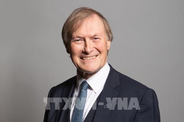 Nghị sĩ Anh bị đâm trọng thương