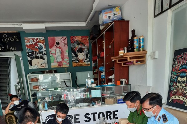 Phát hiện nhiều máy hút thuốc lá điện tử nhập lậu tại Bạc Liêu