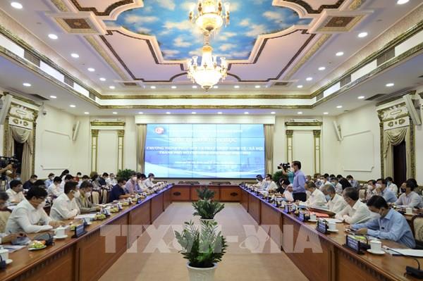 Xây dựng lộ trình phục hồi và phát triển kinh tế Tp. Hồ Chí Minh