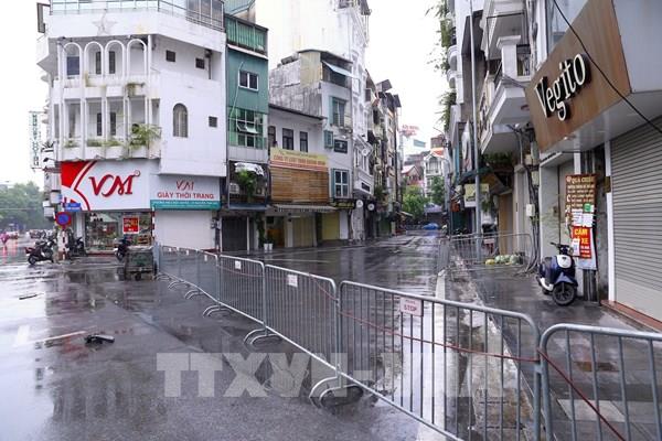 Hà Nội phong tỏa một số nơi do liên quan đến ca nghi mắc COVID-19