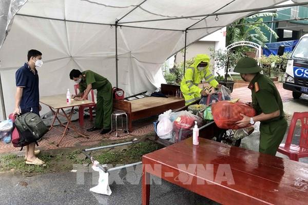 Thái Bình dừng các chốt kiểm soát dịch, Phú Thọ dừng hoạt động dịch vụ không thiết yếu