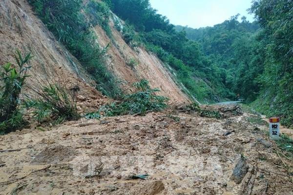 Nhiều tuyến quốc lộ khu vực miền Trung, Tây Nguyên bị sạt lở và hư hỏng