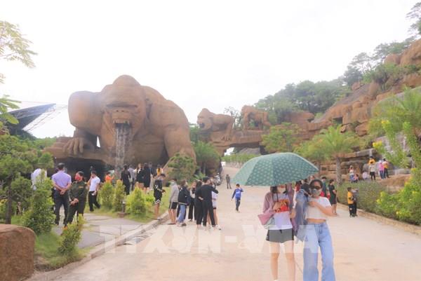 Quảng Ninh mở cửa du lịch trong tình hình mới