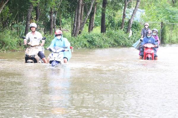 Dự báo thời tiết hôm nay 19/10: Trung Bộ tiếp tục mưa to, đề phòng lũ quét, sạt lở đất