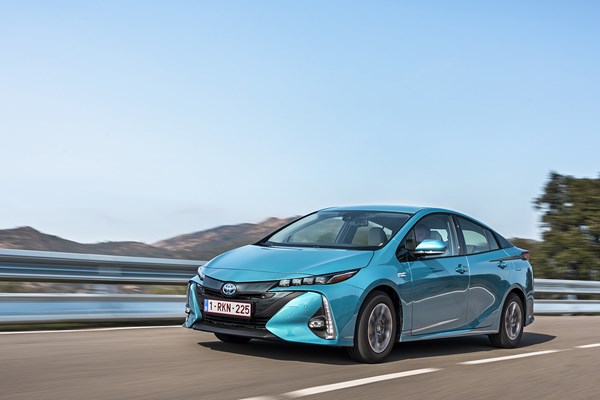 "Nóng" cuộc đua giành thị phần xe điện tại Mỹ