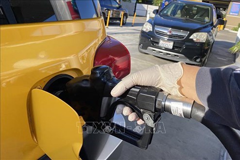 Các nước hỗ trợ người dân trước đà tăng giá nhiên liệu