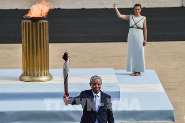 Ngọn đuốc Olympic Bắc Kinh 2022 đã tới Trung Quốc
